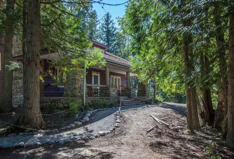 ホテル Lake Mcdonald Lodge   Inside The Park