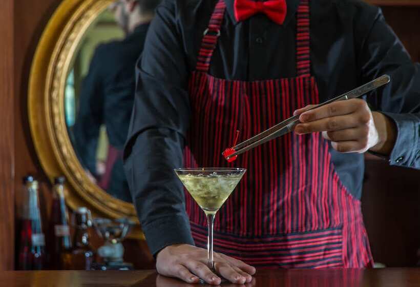 Отель Pirrion Wellness Boutique