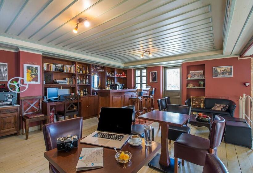 Отель Pirrion Wellness Boutique