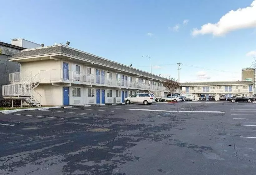 Motel 6 Hayward, Ca  Silicon Valley Gateway