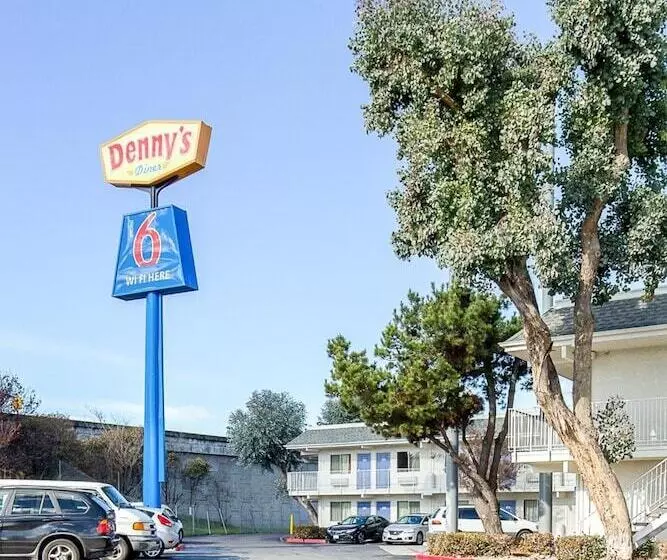 Motel 6 Hayward, Ca  Silicon Valley Gateway