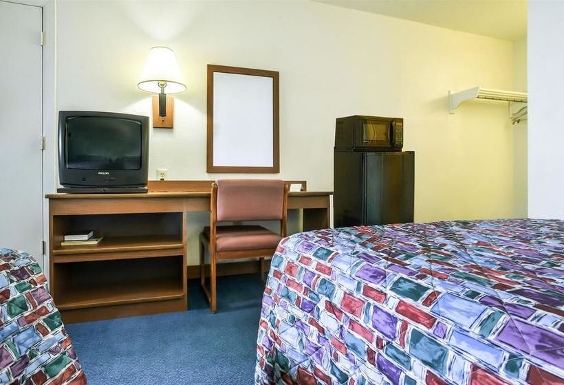 فندق على الطريق Relax Inn Topeka