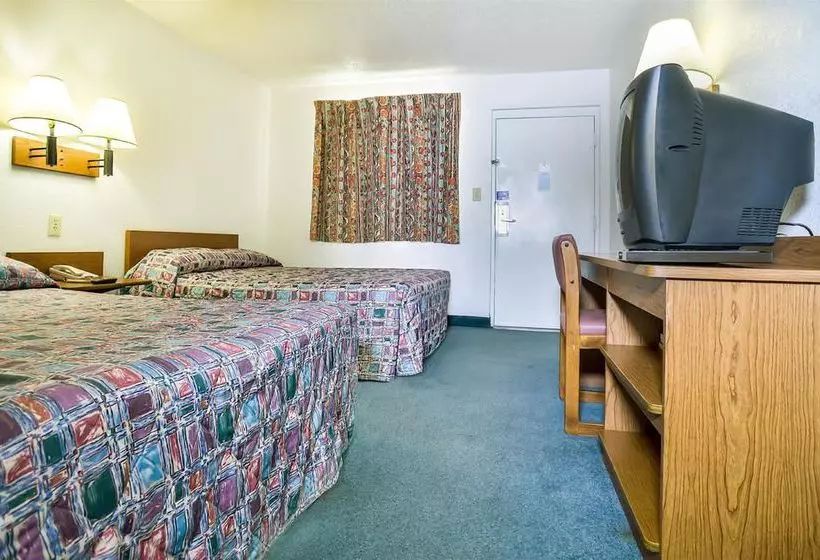 汽车旅馆  Relax Inn Topeka