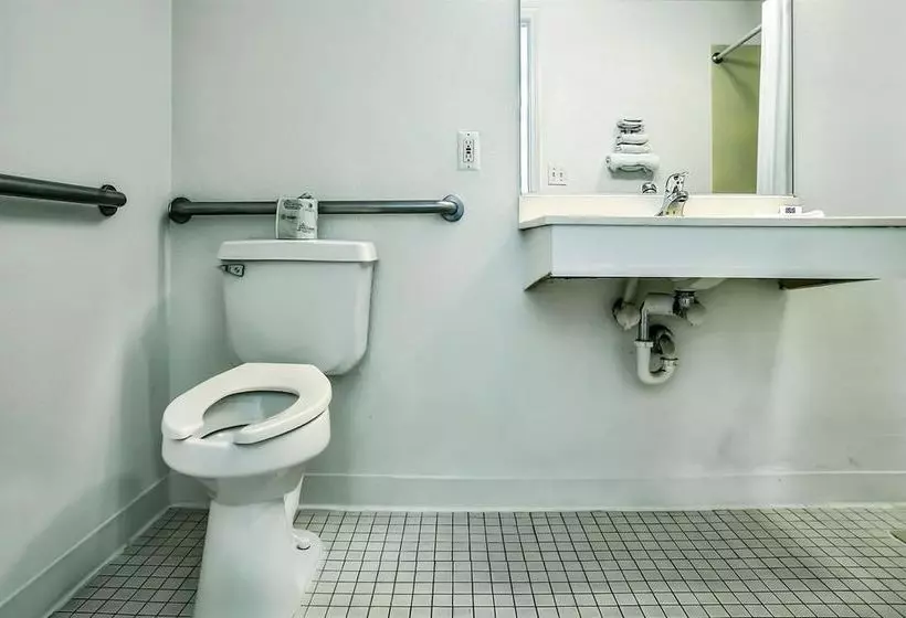 汽车旅馆  Relax Inn Topeka