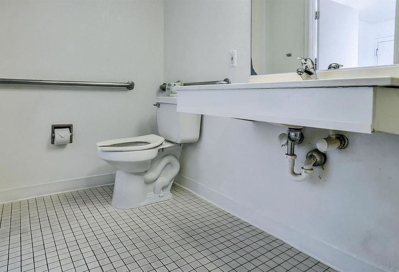 فندق على الطريق Relax Inn Topeka