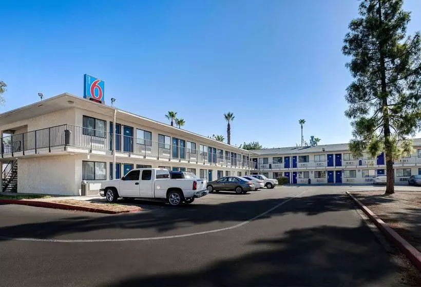 Motel 6 Bakersfield, Ca  South