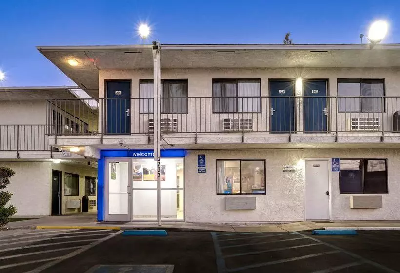 Motel 6 Bakersfield, Ca  South