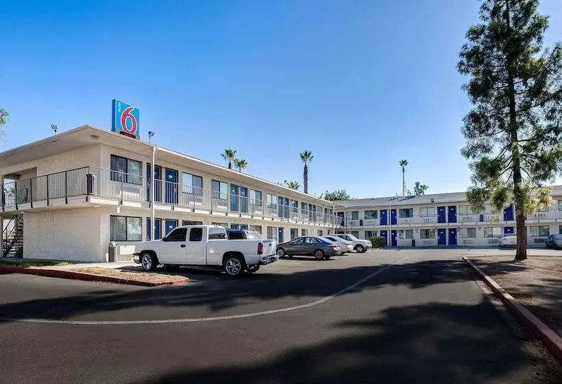 Motel 6 Bakersfield, Ca  South