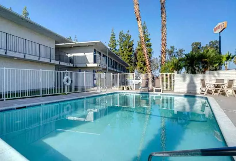 Motel 6 Bakersfield, Ca  South