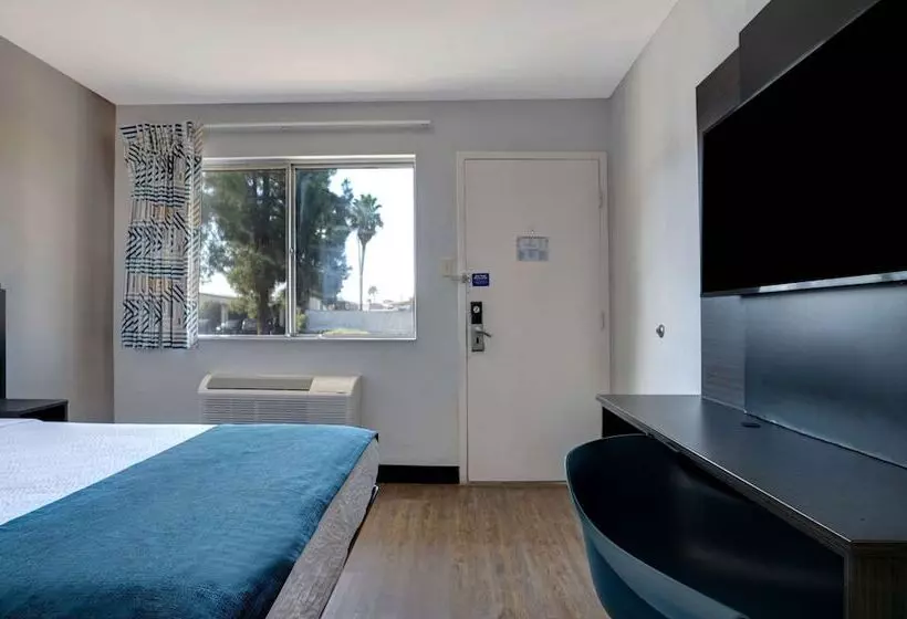 Motel 6 Bakersfield, Ca  South