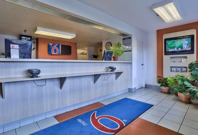 Motel 6flagstaff, Az West Woodland Village