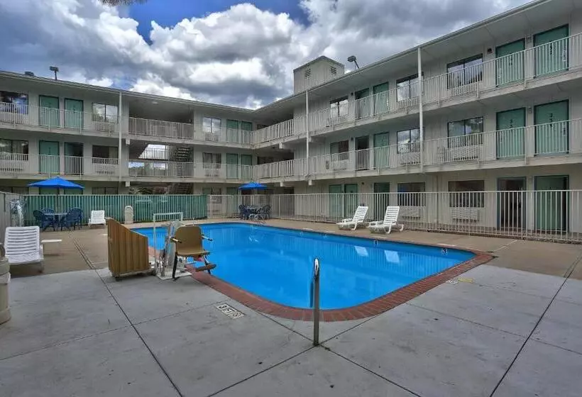 Motel 6flagstaff, Az West Woodland Village