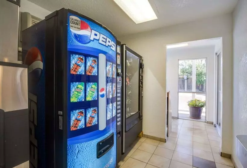 Мотель Park Inn By Radisson, Lakewood