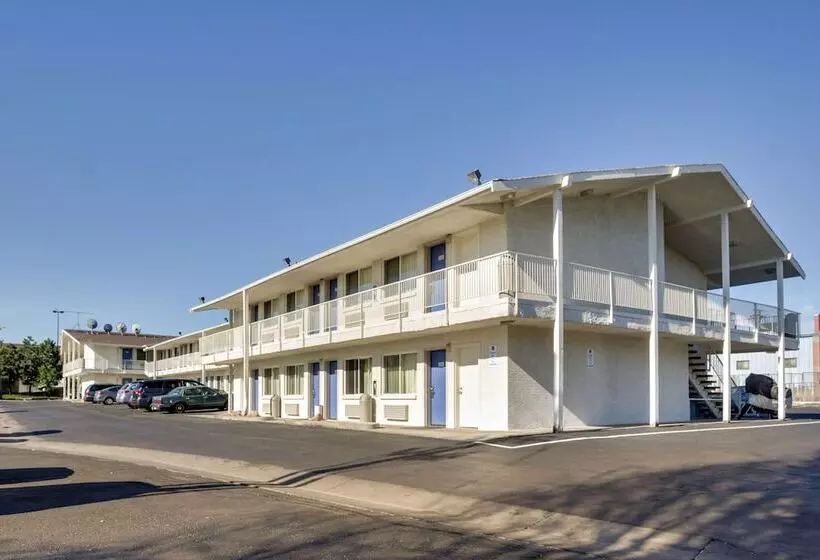 Мотель Park Inn By Radisson, Lakewood