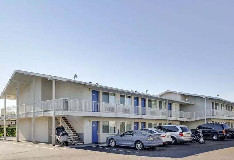 Мотель Park Inn By Radisson, Lakewood