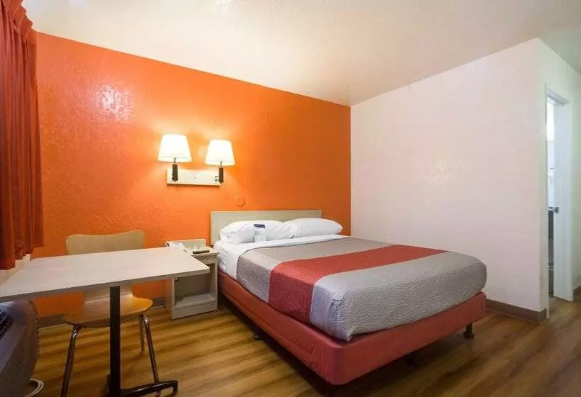 Мотель Park Inn By Radisson, Lakewood