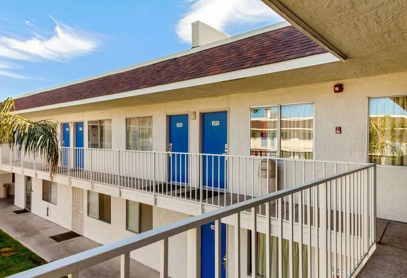 Motel 6phoenix, Az  North Bell Road