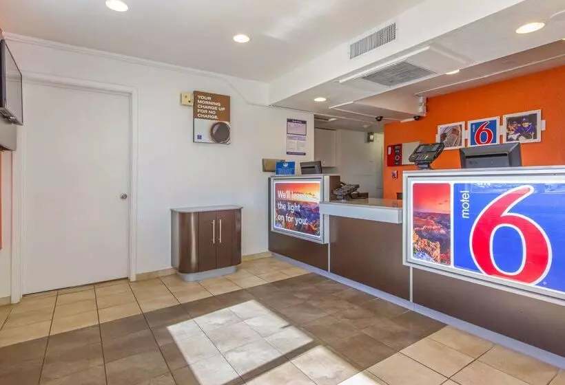 Motel 6phoenix, Az  North Bell Road