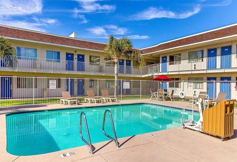 Motel 6phoenix, Az  North Bell Road