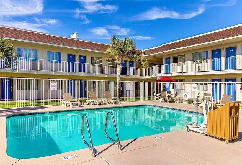 Motel 6phoenix, Az  North Bell Road