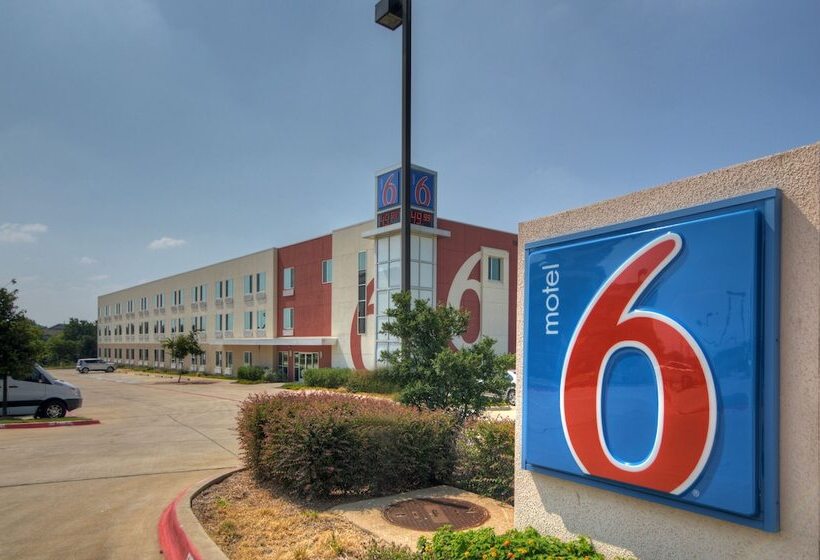 Motel 6roanoke, Tx  Northlake  Speedway