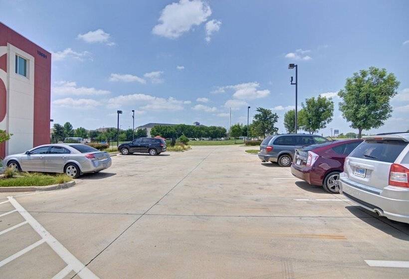 Motel 6roanoke, Tx  Northlake  Speedway