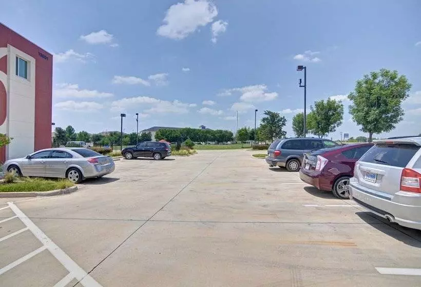 Motel 6roanoke, Tx  Northlake  Speedway