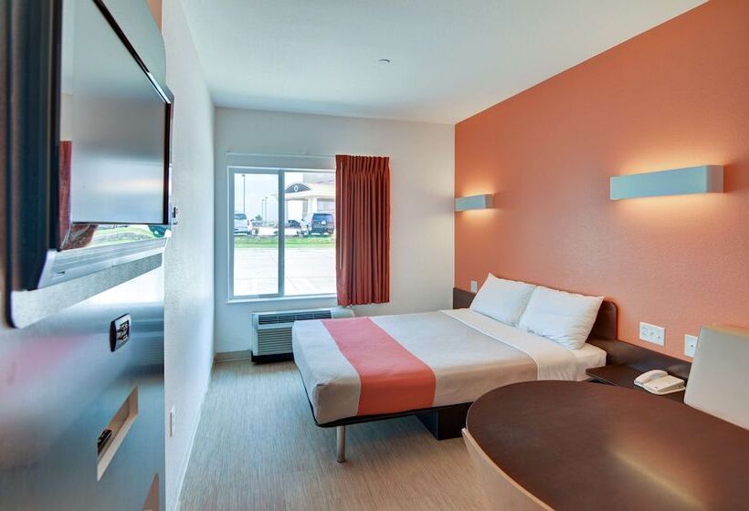 Motel 6roanoke, Tx  Northlake  Speedway