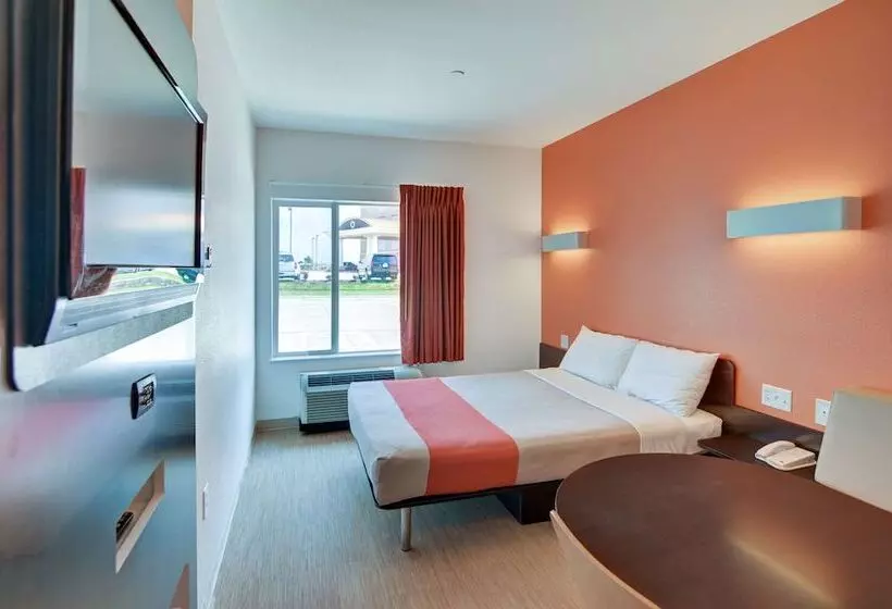 Motel 6roanoke, Tx  Northlake  Speedway