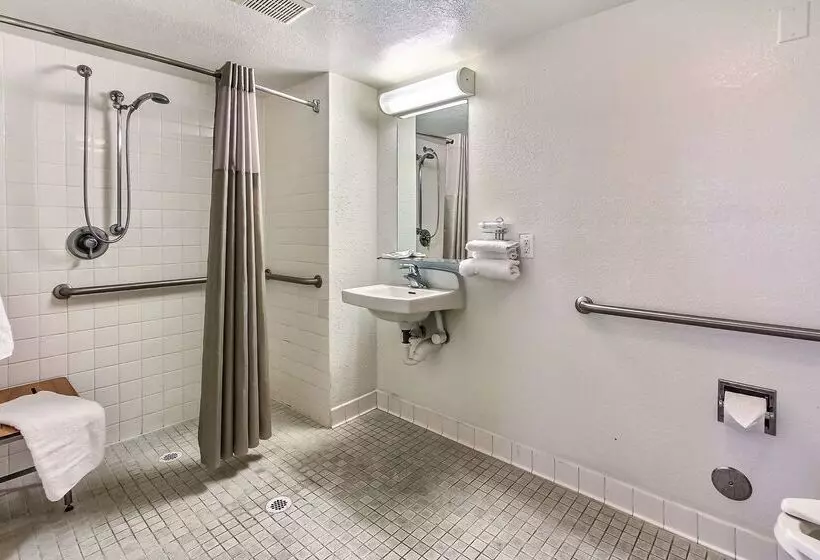 Motel 6salinas, Ca  North Monterey Area