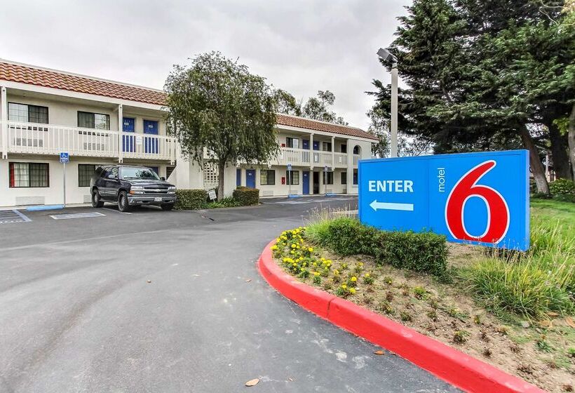 Motel 6salinas, Ca  North Monterey Area