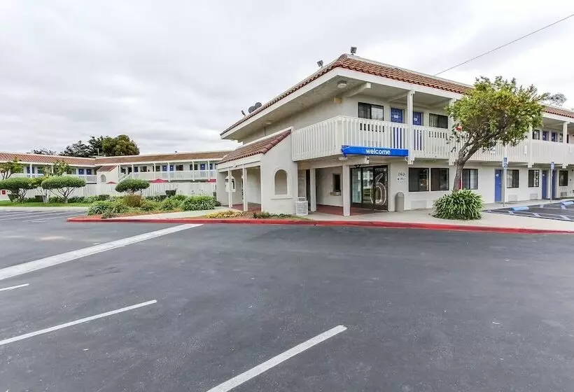 Motel 6salinas, Ca  North Monterey Area