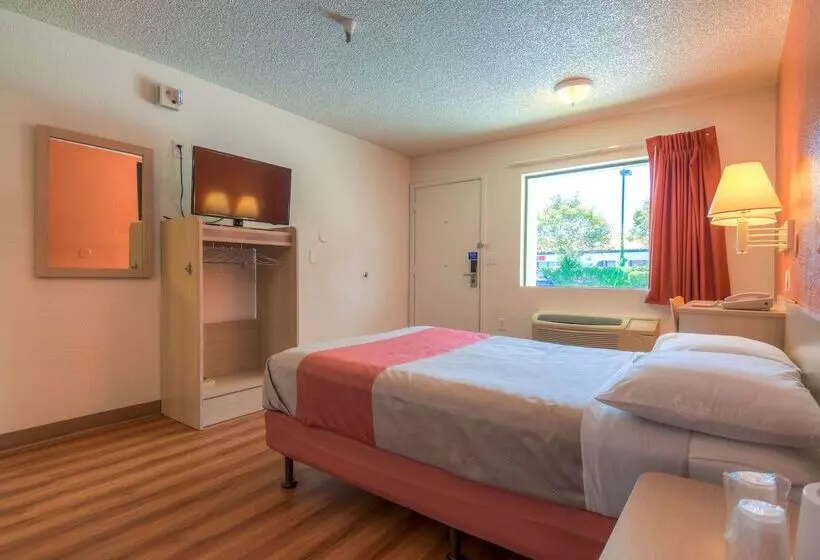 Motel 6 Santa Ana, Ca