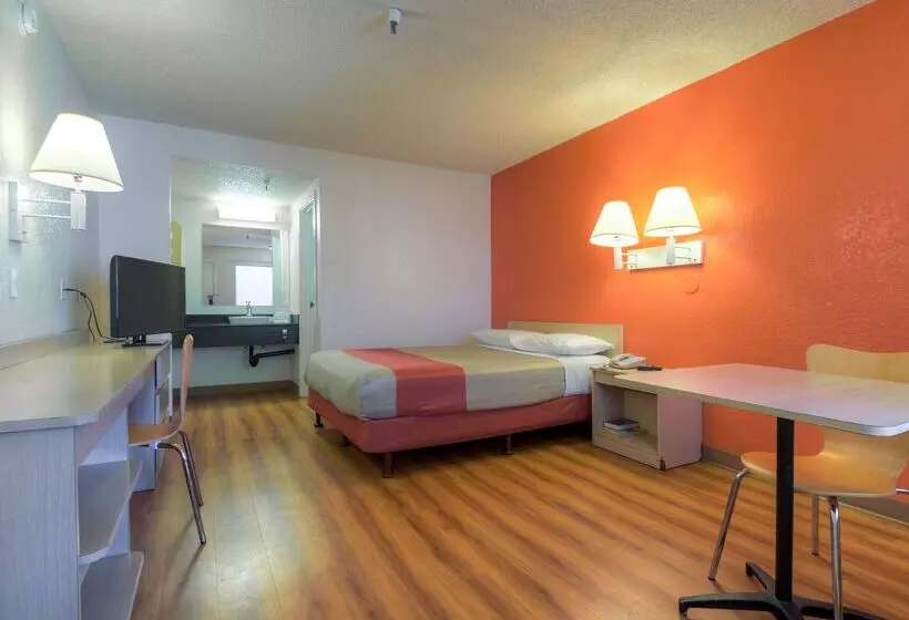 Motel 6 Santa Ana, Ca