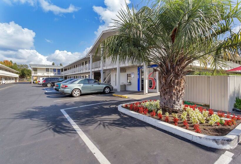 汽车旅馆  Park Inn By Radisson, Santa Rosa South