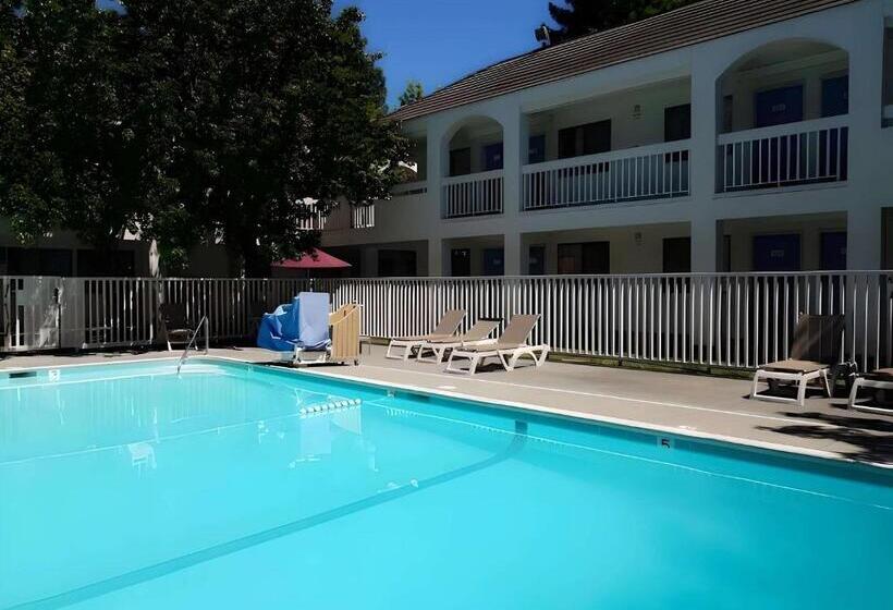 汽车旅馆  Park Inn By Radisson, Santa Rosa South