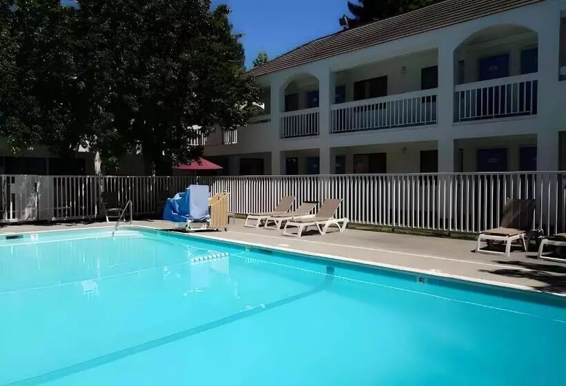 汽车旅馆  Park Inn By Radisson, Santa Rosa South