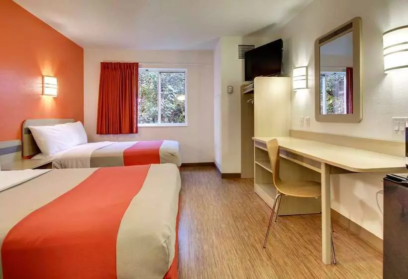 Motel 6 Springfield, Il I 55 I 72