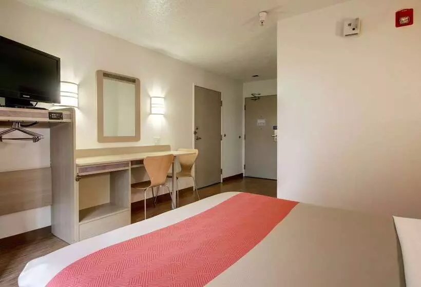 Motel 6 Springfield, Il I 55 I 72