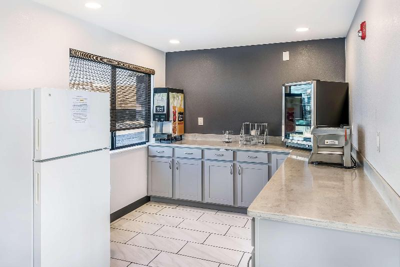 Мотель Americas Best Value Inn East Peoria