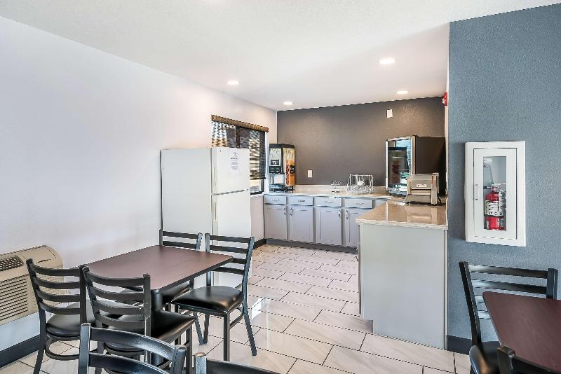 Мотель Americas Best Value Inn East Peoria