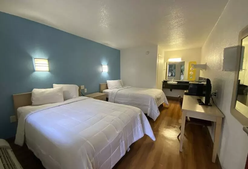 مُتل Loyalty Inn Tallahassee