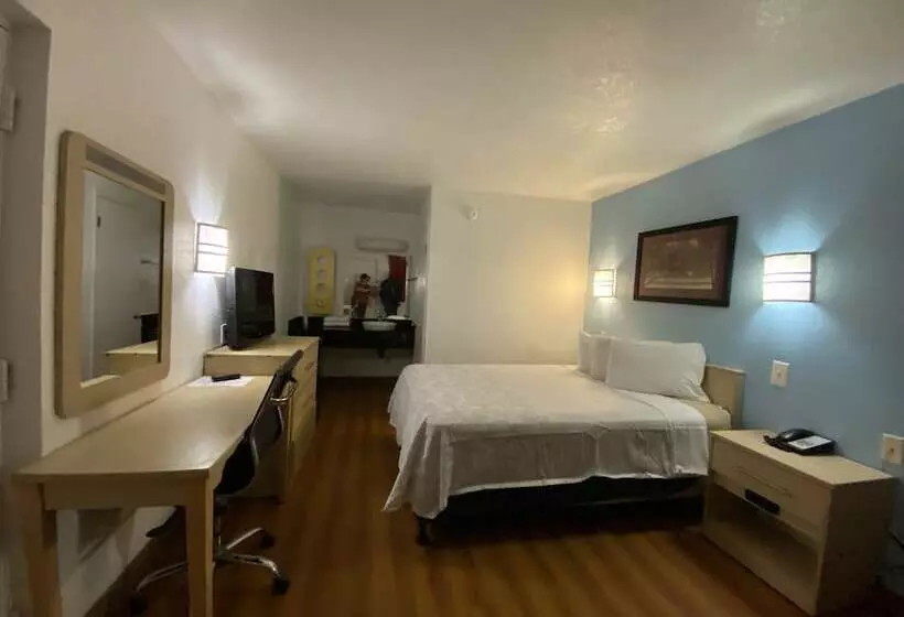 مُتل Loyalty Inn Tallahassee