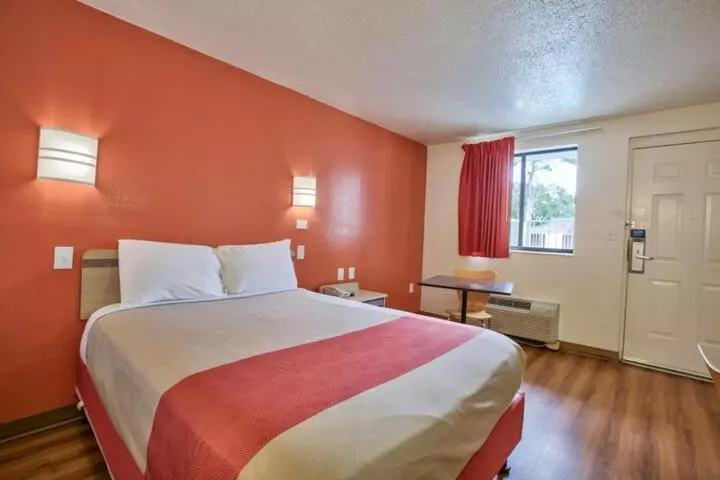 مُتل Loyalty Inn Tallahassee