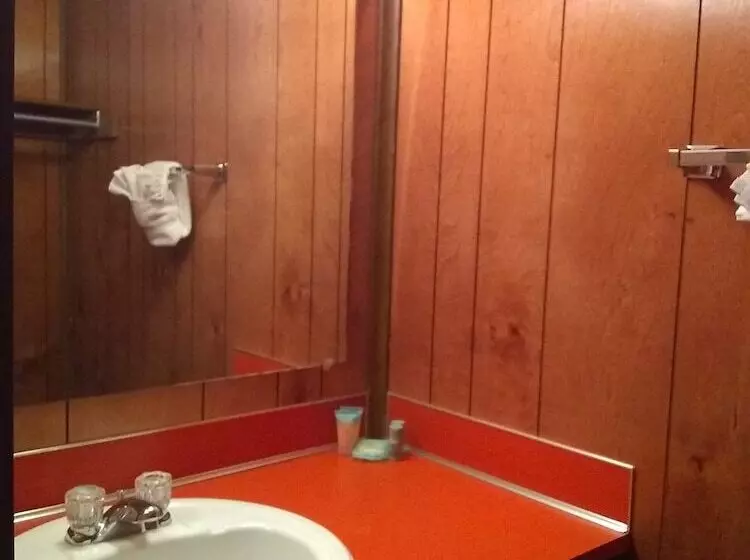 מוטל The Orca Inn