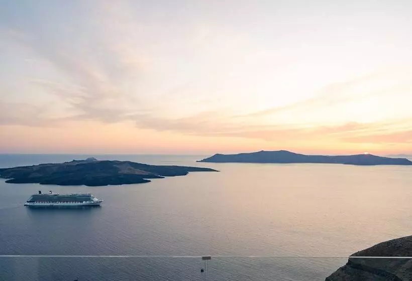 Pensió Asha Luxury Suites