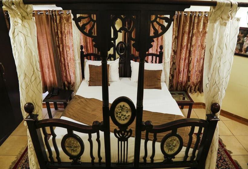 민박 The Colonial Manek Manor