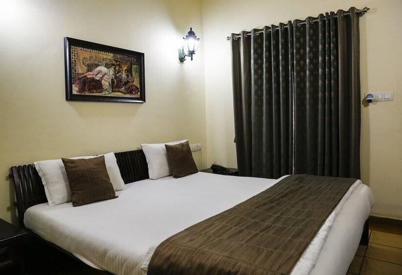 민박 The Colonial Manek Manor