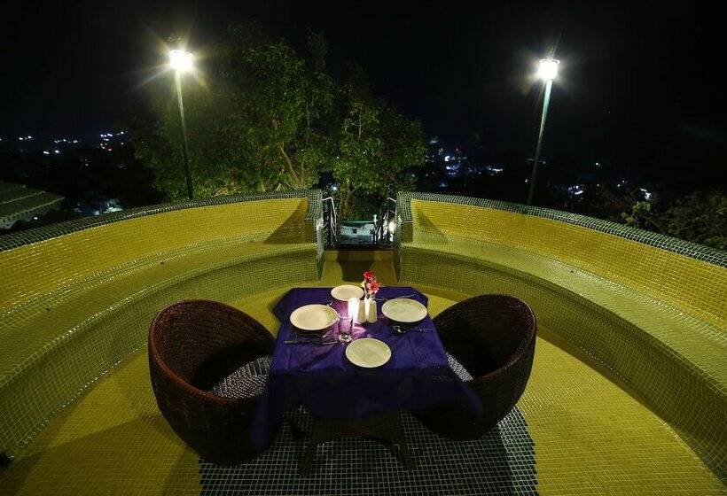 민박 The Colonial Manek Manor