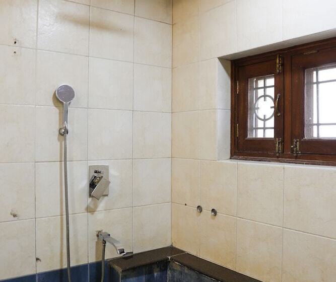 민박 The Colonial Manek Manor